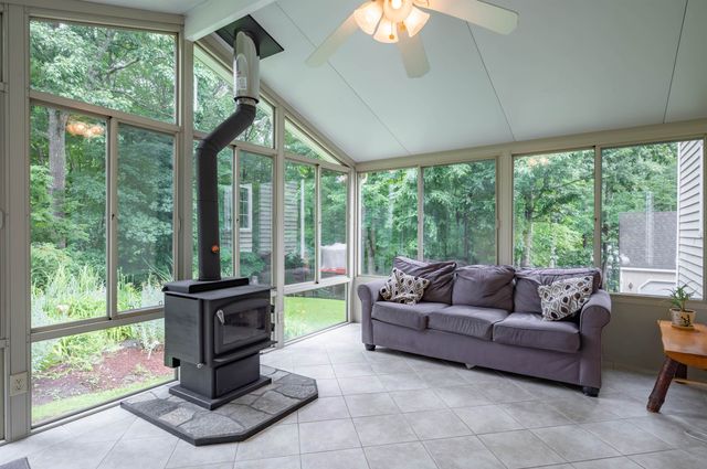 5 Blake Road, Raymond, NH 03077