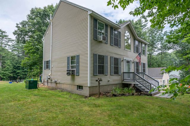 5 Blake Road, Raymond, NH 03077
