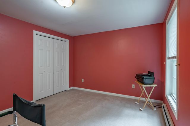 5 Blake Road, Raymond, NH 03077