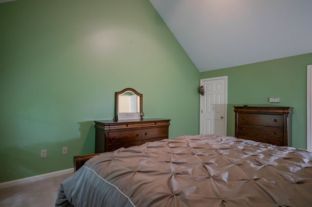 5 Blake Road, Raymond, NH 03077