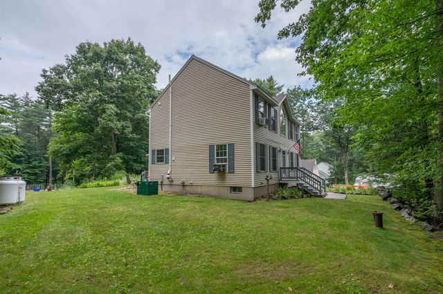 5 Blake Road, Raymond, NH 03077
