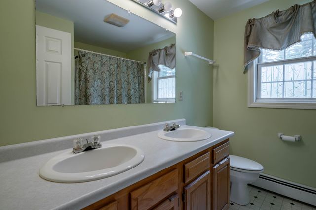 5 Blake Road, Raymond, NH 03077