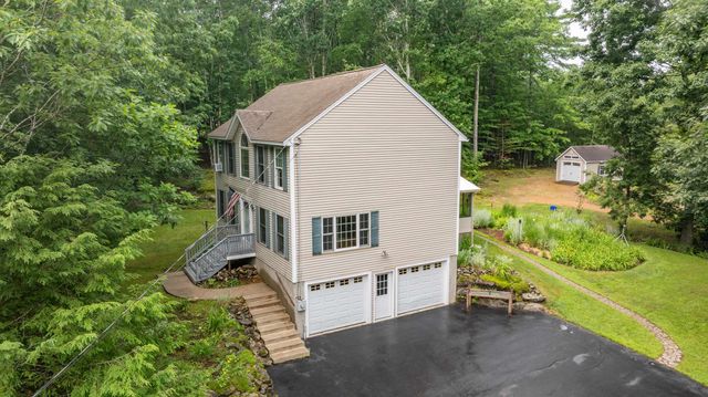 5 Blake Road, Raymond, NH 03077