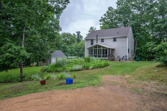5 Blake Road, Raymond, NH 03077