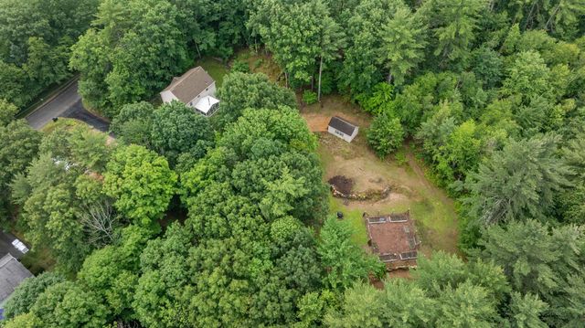 5 Blake Road, Raymond, NH 03077