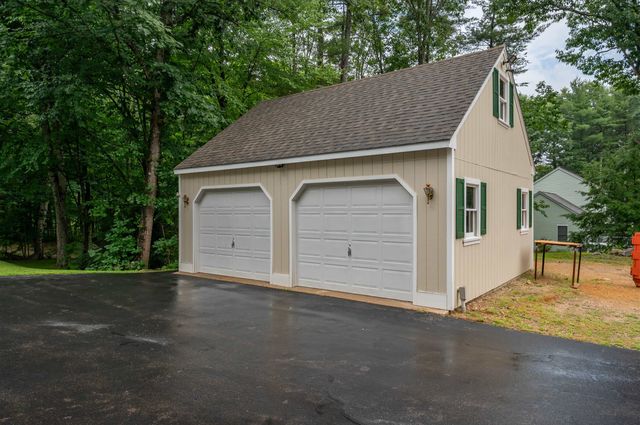 5 Blake Road, Raymond, NH 03077