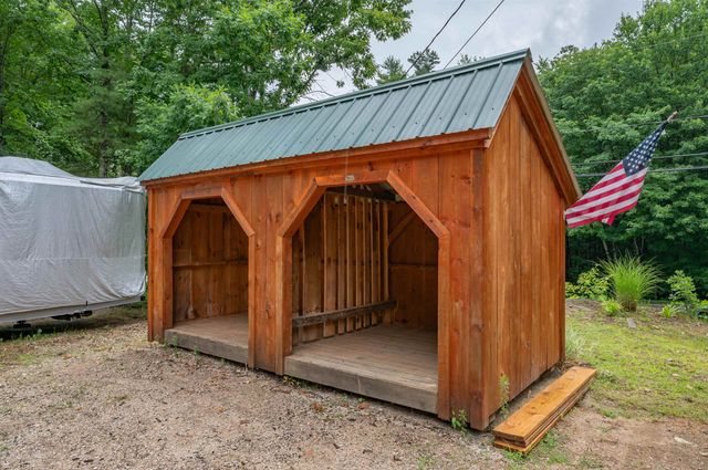 5 Blake Road, Raymond, NH 03077