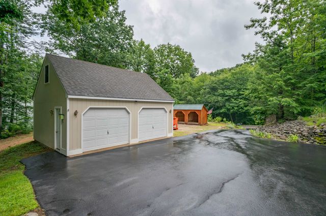 5 Blake Road, Raymond, NH 03077