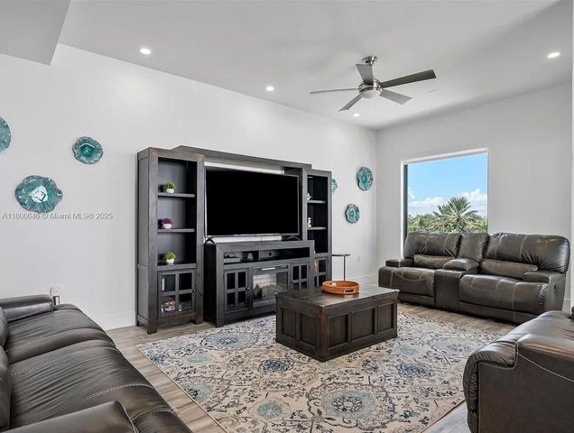332 Balboa St 0, Hollywood, FL 33019