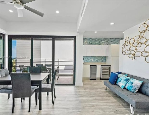 332 Balboa St 0, Hollywood, FL 33019