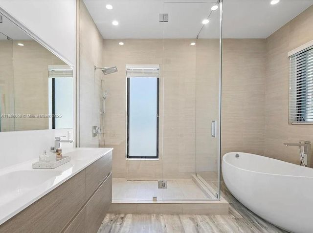 332 Balboa St 0, Hollywood, FL 33019