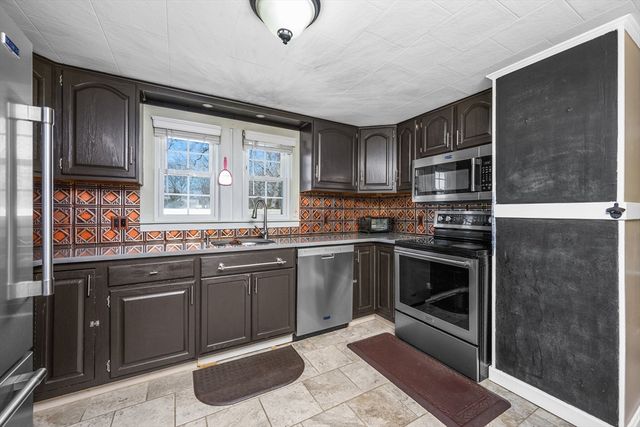 22 Annette Ave, Falmouth, MA 02536