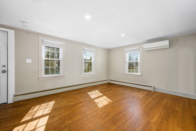 22 Annette Ave, Falmouth, MA 02536