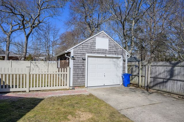 22 Annette Ave, Falmouth, MA 02536