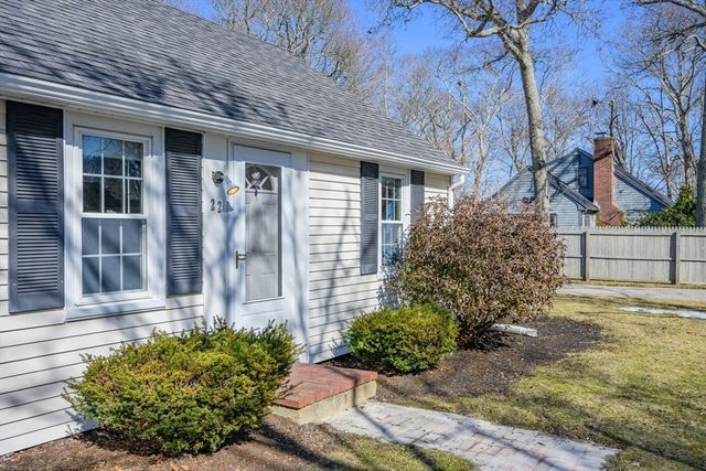 22 Annette Ave, Falmouth, MA 02536