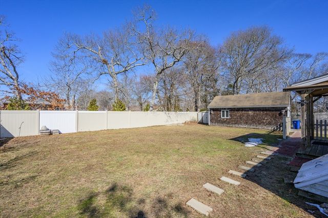 22 Annette Ave, Falmouth, MA 02536