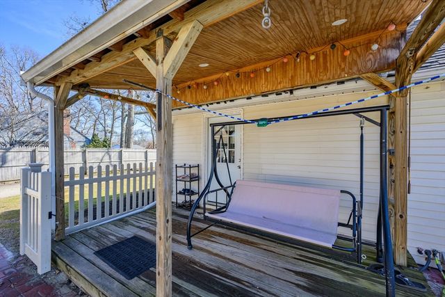 22 Annette Ave, Falmouth, MA 02536