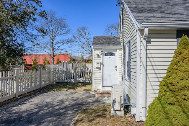 22 Annette Ave, Falmouth, MA 02536