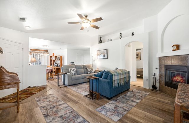 9123 Blue Meadow Trail SW, Albuquerque, NM 87121