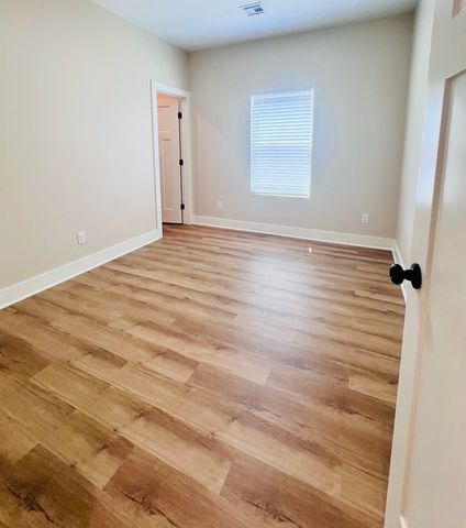 3738 S Bluelake Street, Wichita, KS 67215