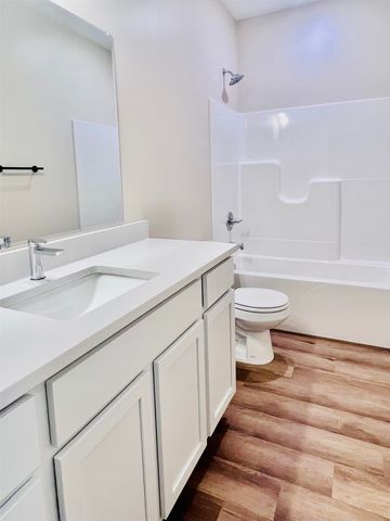 3738 S Bluelake Street, Wichita, KS 67215