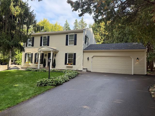 7829 Somerset Circle, Woodbury, MN 55125