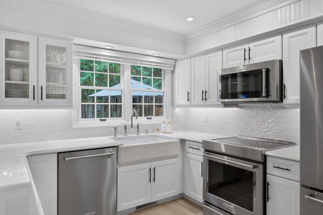 7829 Somerset Circle, Woodbury, MN 55125