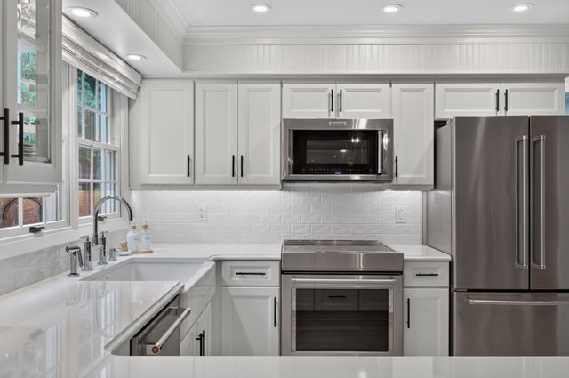 7829 Somerset Circle, Woodbury, MN 55125