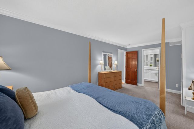 7829 Somerset Circle, Woodbury, MN 55125