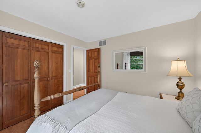 7829 Somerset Circle, Woodbury, MN 55125