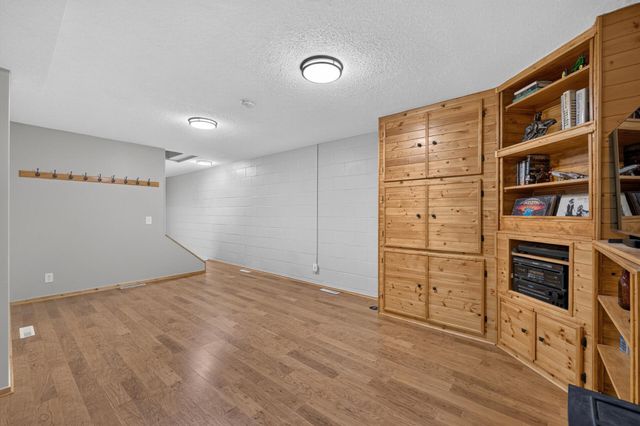 7829 Somerset Circle, Woodbury, MN 55125