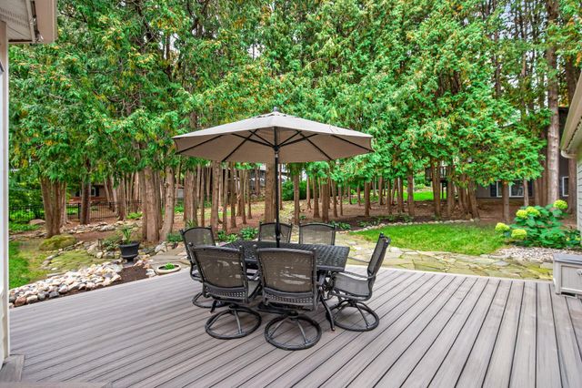 7829 Somerset Circle, Woodbury, MN 55125