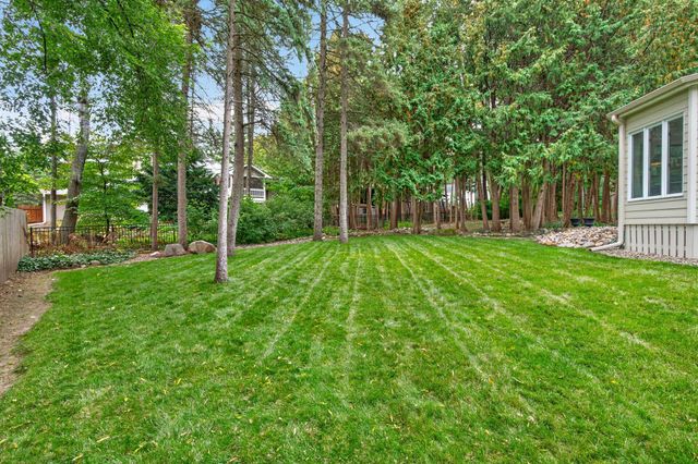 7829 Somerset Circle, Woodbury, MN 55125
