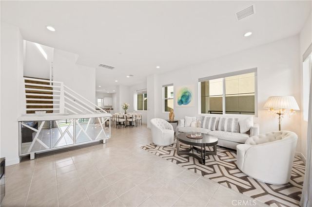 351 Baluster, Irvine, CA 92618