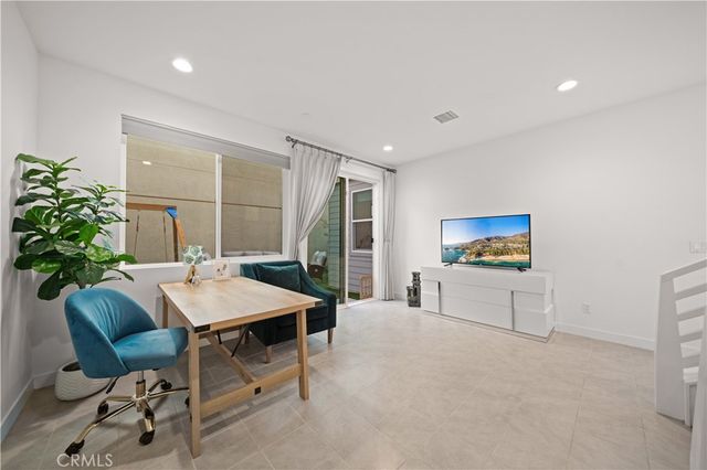 351 Baluster, Irvine, CA 92618