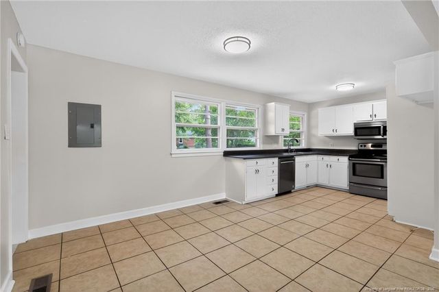 3721 Berger Drive, Fayetteville, NC 28304