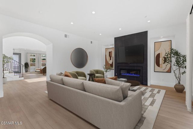 315 Toyon Court, Thousand Oaks, CA 91362