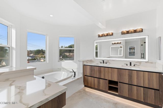 315 Toyon Court, Thousand Oaks, CA 91362