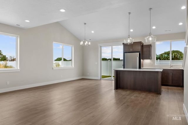 106 W Allspice Ct, Kuna, ID 83634
