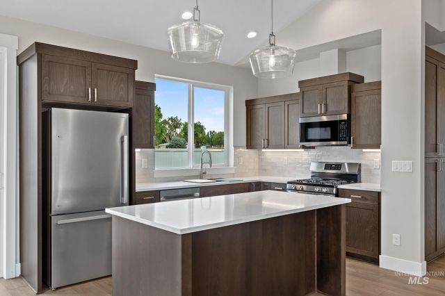 106 W Allspice Ct, Kuna, ID 83634