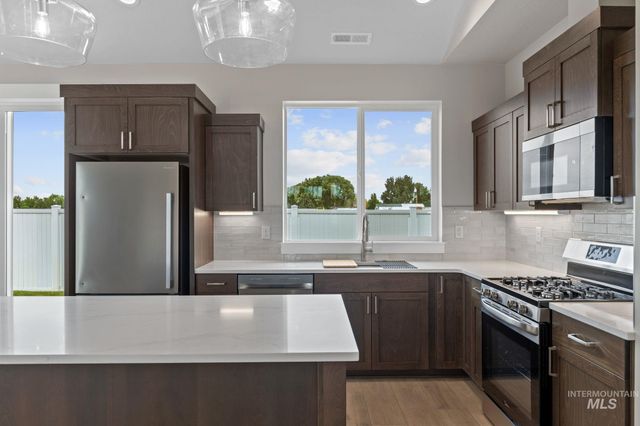 106 W Allspice Ct, Kuna, ID 83634