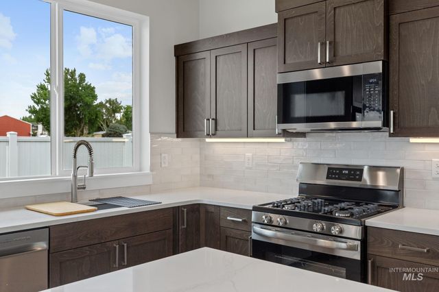 106 W Allspice Ct, Kuna, ID 83634