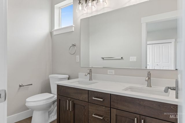 106 W Allspice Ct, Kuna, ID 83634