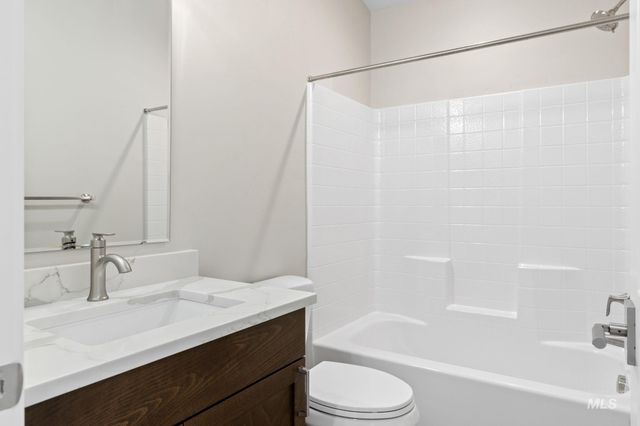 106 W Allspice Ct, Kuna, ID 83634