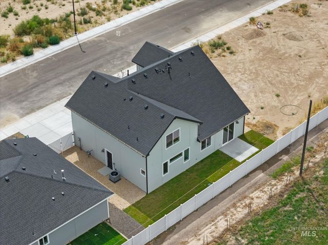106 W Allspice Ct, Kuna, ID 83634