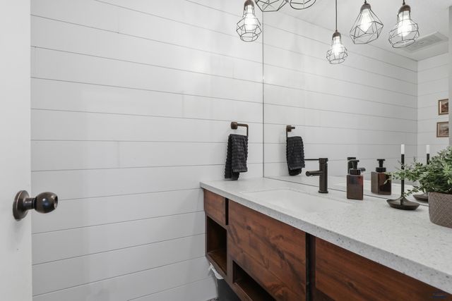 1146 LOOKOUT LN, Rapid City, SD 57701