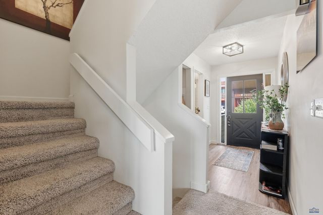 1146 LOOKOUT LN, Rapid City, SD 57701