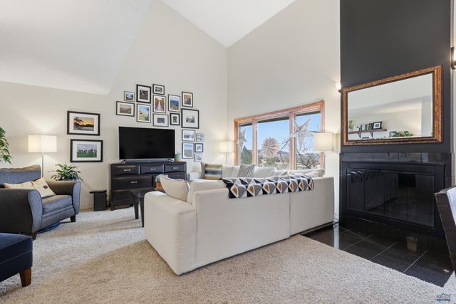 1146 LOOKOUT LN, Rapid City, SD 57701