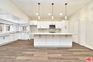 2619 Raymond Avenue, Los Angeles, CA 90007