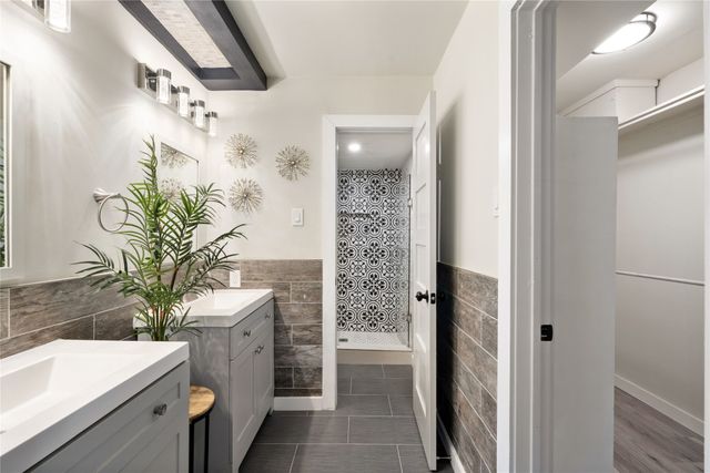 2703 Meadowstone Court, Carrollton, TX 75006